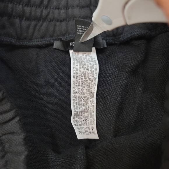 NEW Forever 21 Black Sweatshirt Crop Top & High Rise Sweatpants 2 PC Set Medium - Picture 13 of 16